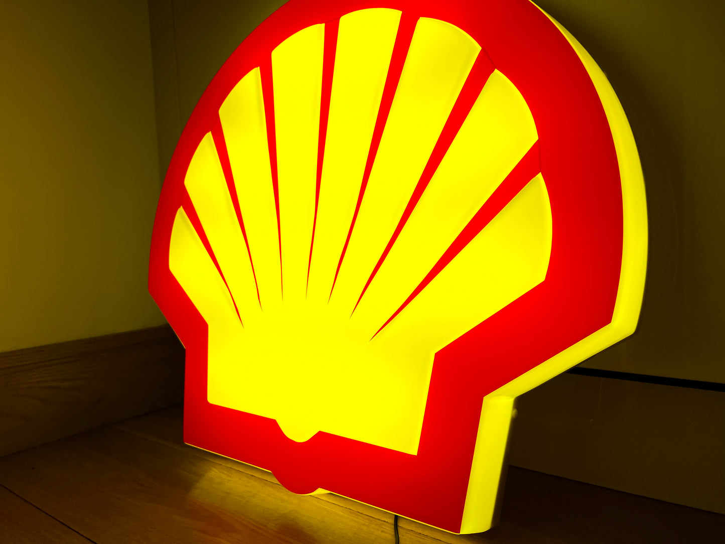 Shell Oil Illuminated Sign #B63