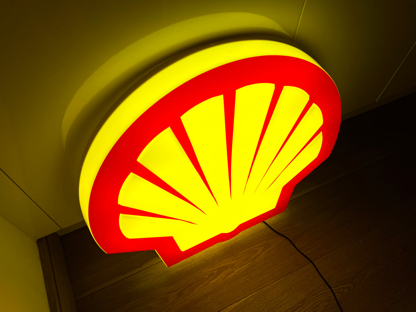 Shell Oil Illuminated Sign #B63