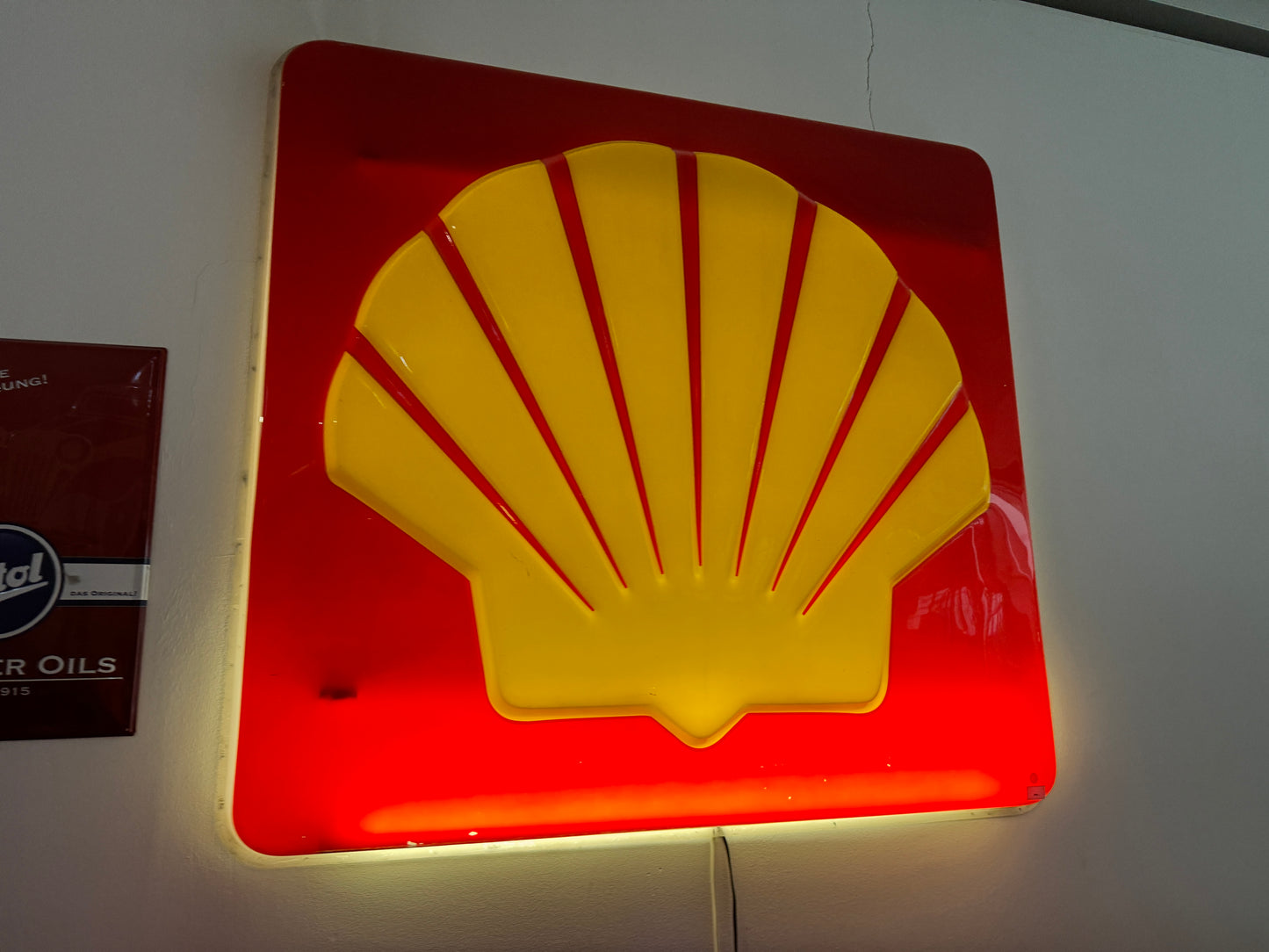 Shell Oil Vintage Illuminated Sign #D19