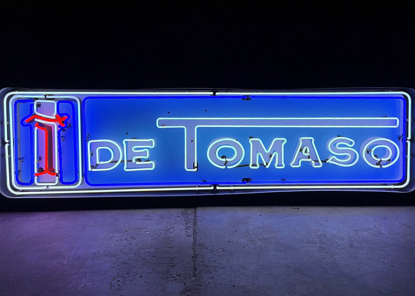 DeTomaso Neon Sign #N149