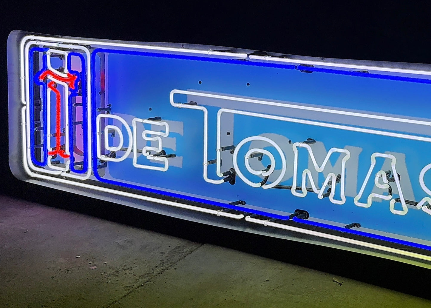 DeTomaso Neon Sign #N149