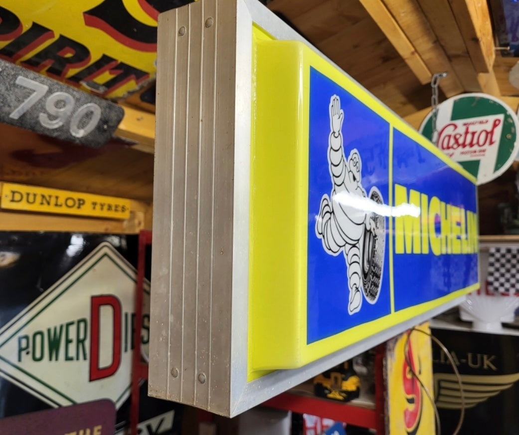 Michelin Illuminated Sign #B56
