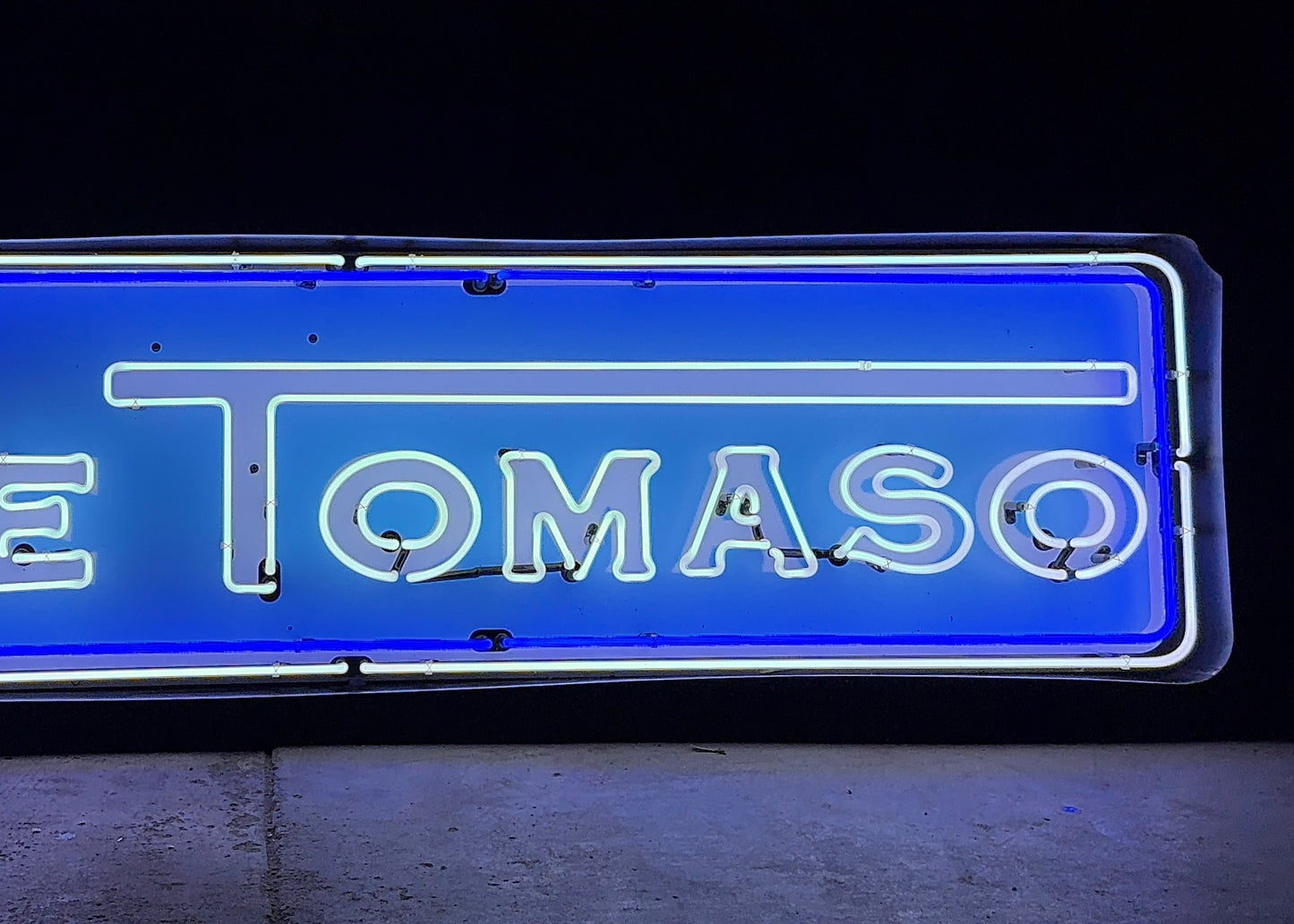 DeTomaso Neon Sign #N149