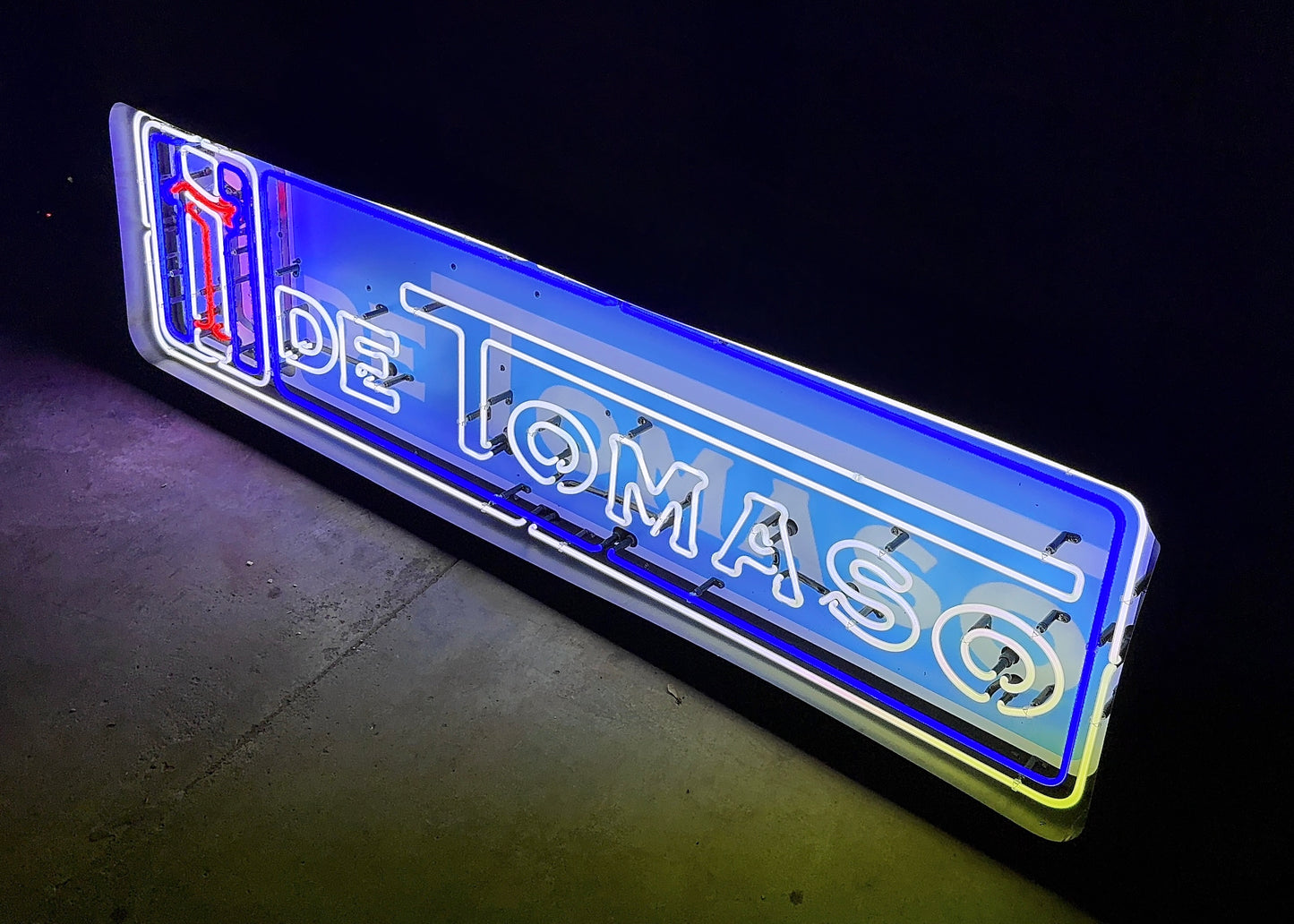 DeTomaso Neon Sign #N149