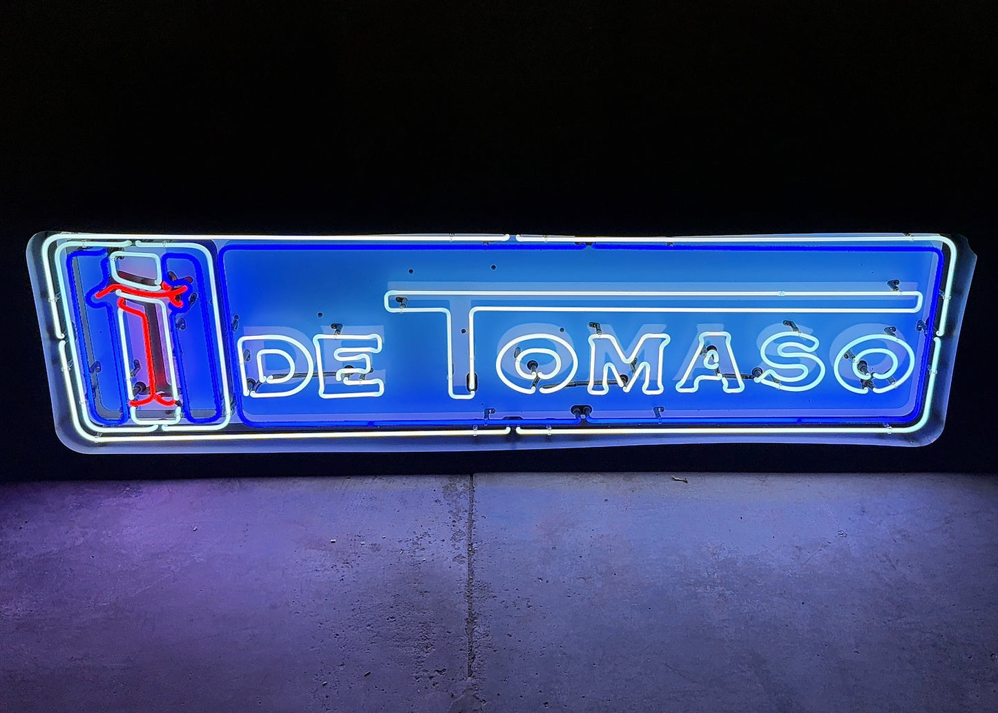 DeTomaso Neon Sign #N149
