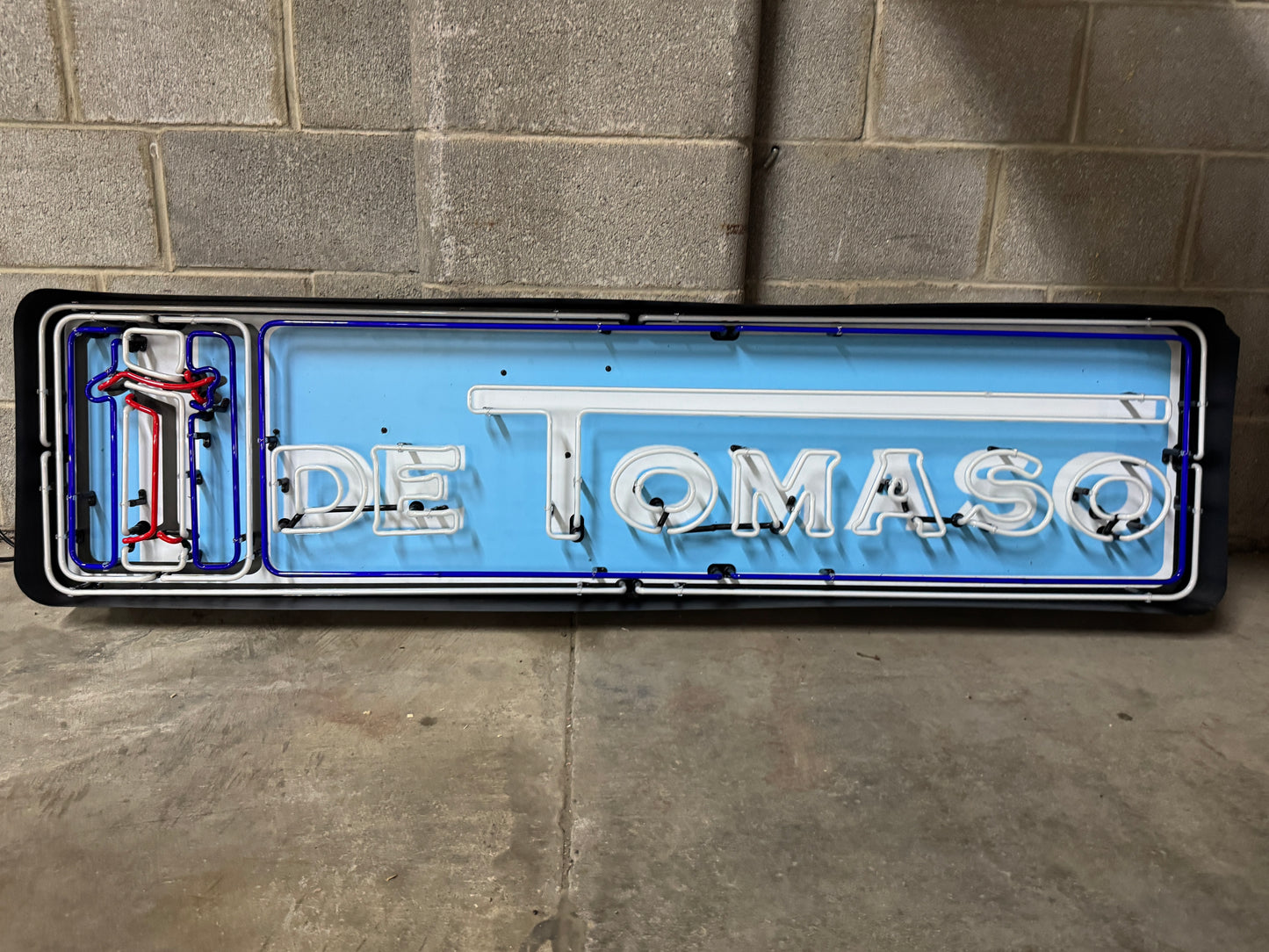 DeTomaso Neon Sign #N149